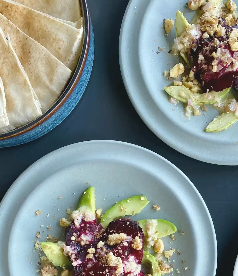 Teller mit alltagstauglicher Mahlzeit als Symbol für alltagsnahe Ernährung